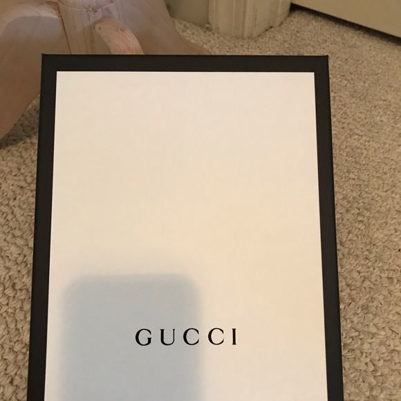 Gucci women $290  tights gold nwt, box size M - Picture 1 of 9